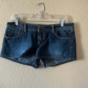 Denim low-rise shorts